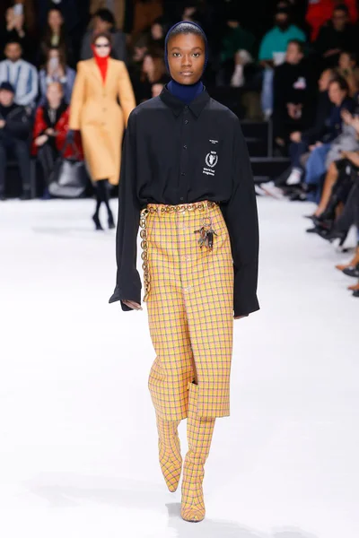 Look 31